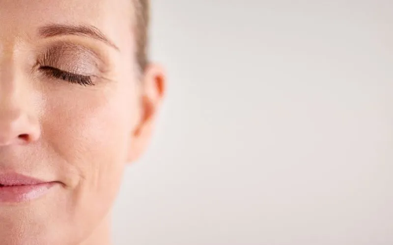 visage femme peau mature, pH moins acide